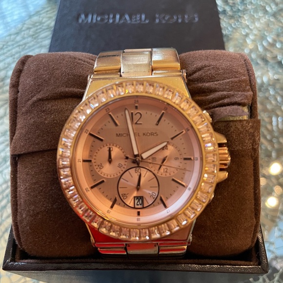 Michael Kors Dylan Rose Gold Dial Rose Gold Steel Strap Watch For Women - MK5412 - Picture 2 of 6